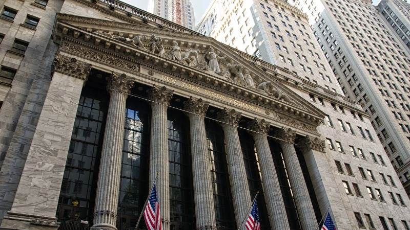 Θετικό ξεκίνημα Πέμπτης στη Wall Street, μετά τα αμερικανικά μάκρο