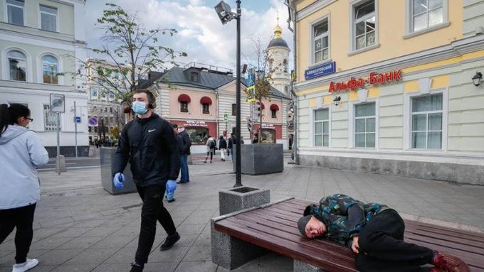Κοντά στα 16.000 τα νέα κρούσματα του κορονοϊού στη Ρωσία