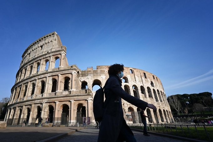 Ιταλία: Υποχρεωτική η χρήση μάσκας στη Ρώμη από το Σάββατο