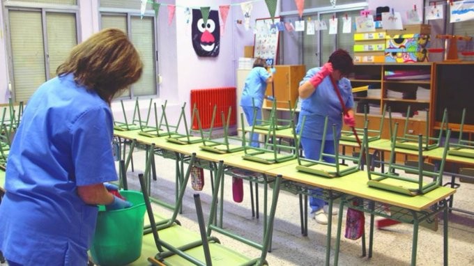Προχωρούν οι προσλήψεις στην καθαριότητα των σχολείων από τους δήμους
