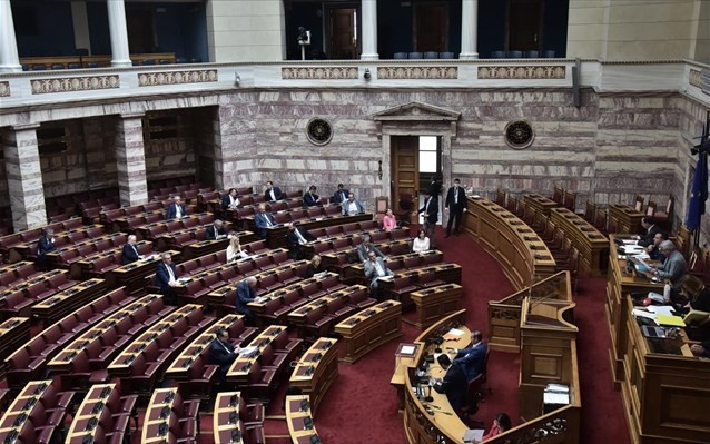 Προχωρά στη Βουλή το νομοσχέδιο «Ρυθμίσεις οφειλών και παροχή δεύτερης ευκαιρίας»