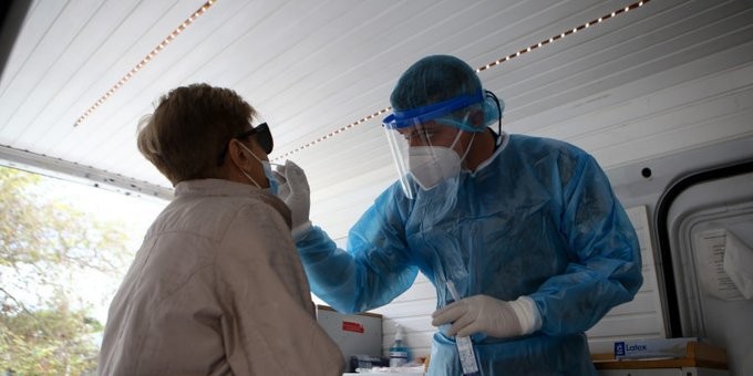 Τουλάχιστον 88 κρούσματα κορονοϊού σε rapid tests στο Βόλο