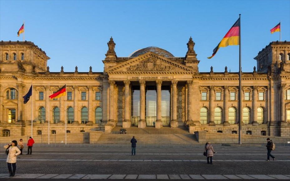 Τέσσερις στους πέντε Γερμανούς βλέπουν παράταση του lockdown