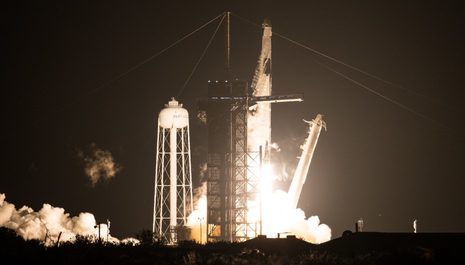 Οι SpaceX και NASA γράφουν ιστορία: Επιτυχής εκτόξευση αστροναυτών στο Διεθνή Διαστημικό Σταθμό