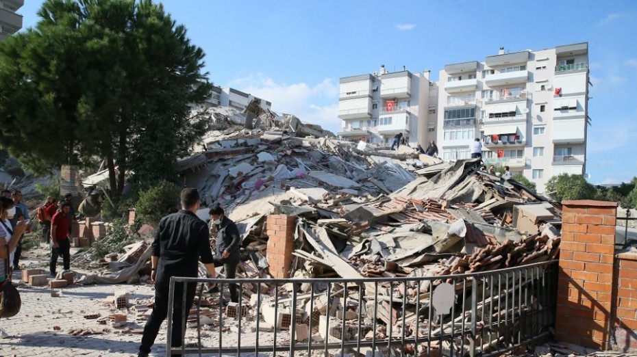 Τουλάχιστον 91 οι νεκροί από το σεισμό στη Σμύρνη της Τουρκίας