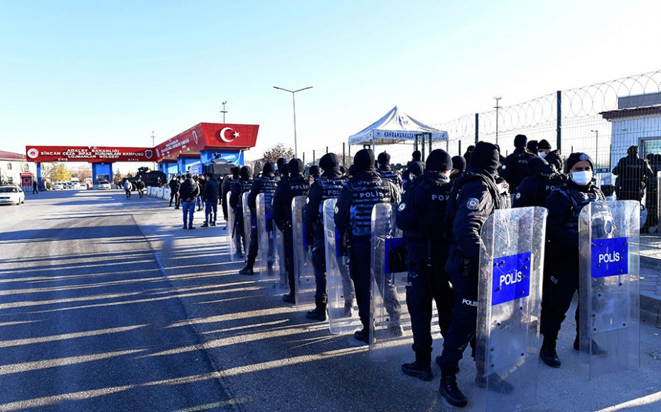 Συνεχίζονται οι εκκαθαρίσεις Ερντογάν στην Τουρκία - Ισόβια κάθειρξη σε εκατοντάδες στρατιωτικούς