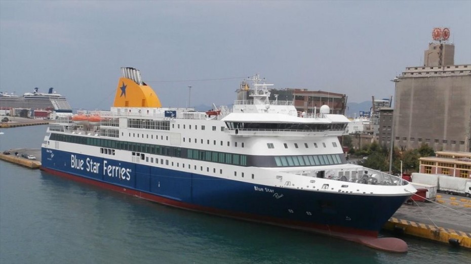 Προσέκρουσε στο λιμάνι της Κάσου το «Blue Star Patmos»