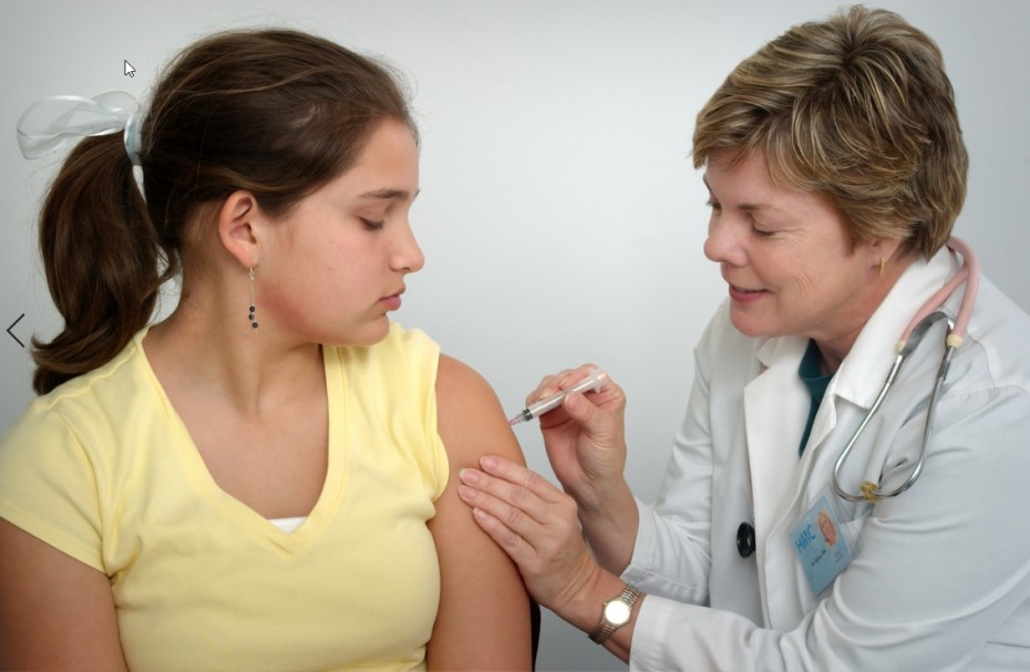 Εμβόλιο Moderna: Ξεκινούν οι κλινικές μελέτες σε εφήβους