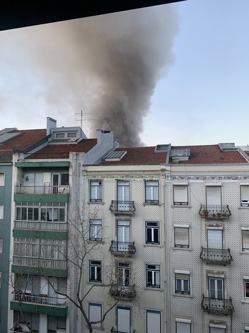 Πέντε τραυματίες από την μερική κατάρρευση πολυκατοικίας στη Λισαβόνα