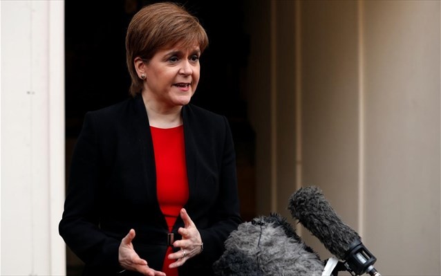 Απολογία της πρωθυπουργού της Σκωτίας για παραβίαση των κανόνων κατά του κορονοϊού
