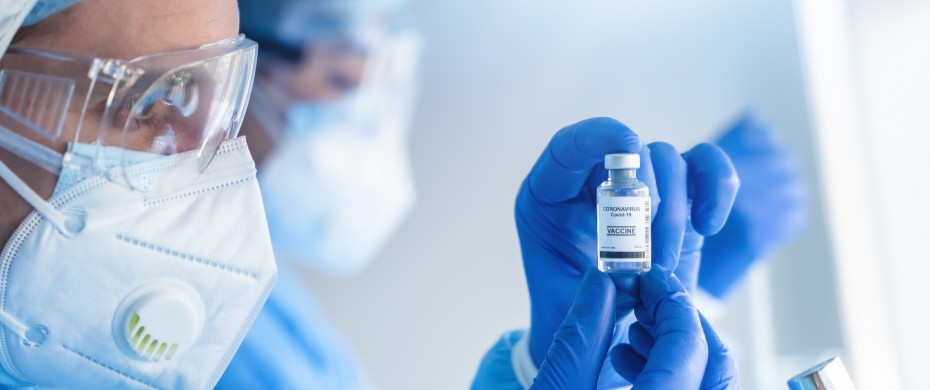 Φαρμακοβιομηχανίες για εμβόλιο Covid-19: «Μην παραβιάζετε τις δόσεις» 