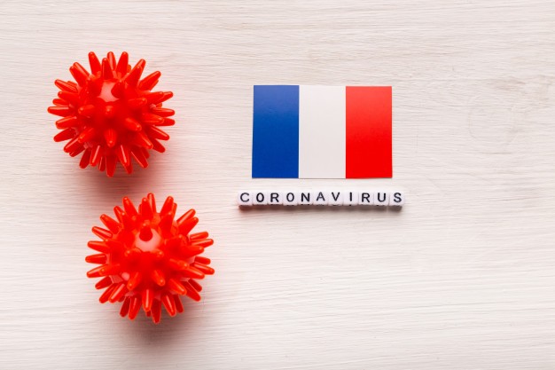 Γαλλία: Να εξετάζονται όλα τα εμβόλια - «Όχι» σε προκαταλήψεις σχετικά με την προέλευση