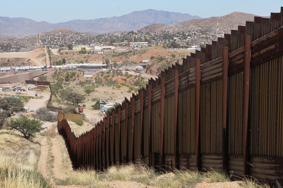«Τέλος» στο τείχος στα σύνορα με το Μεξικό βάζει ο Μπάιντεν