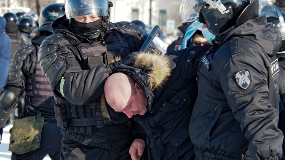 Σε μαζικές συλλήψεις διαδηλωτών υπέρ του Ναβάλνι προχώρησαν οι ρωσικές Αρχές