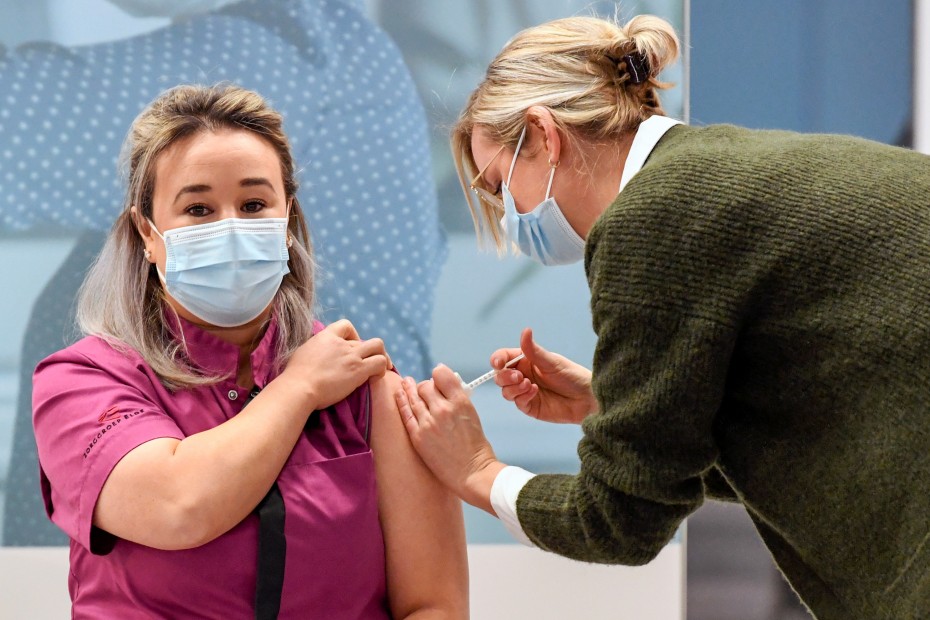 Ξεκίνησαν οι εμβολιασμοί κατά του κορονοϊού στην Ολλανδία