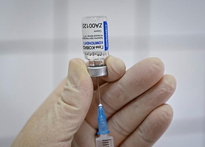Το Φεβρουαρίο η αίτηση του ρωσικού εμβολίου για τον κορονοϊό στην ΕΕ