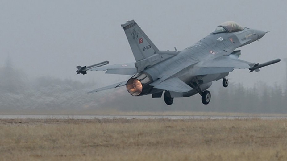 Νέες υπερπτήσεις τουρκικών F-16 πάνω από 4 ελληνικά νησιά