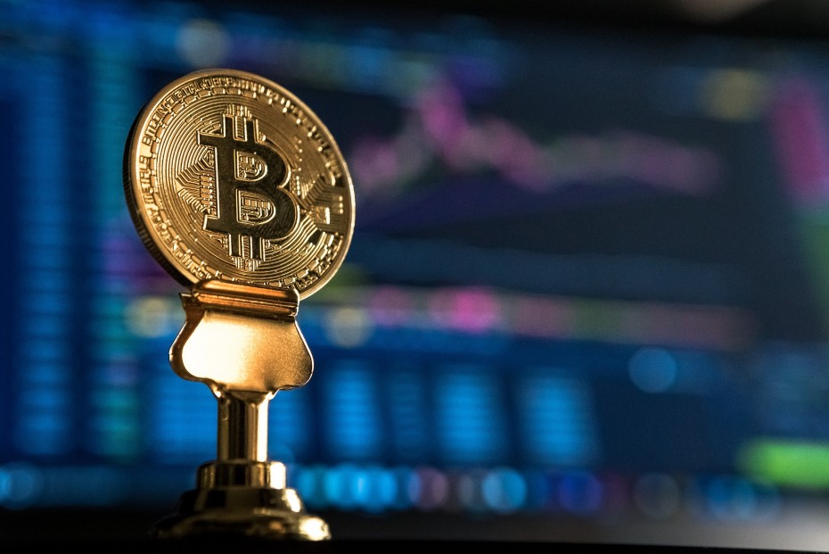Κατακόρυφη πτώση για το Bitcoin μετά τα απανωτά ρεκόρ