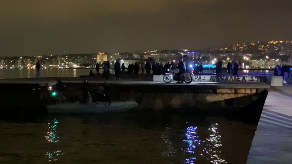 Θεσσαλονίκη: Θρίλερ με εντοπισμό πτώματος στο Θερμαϊκό