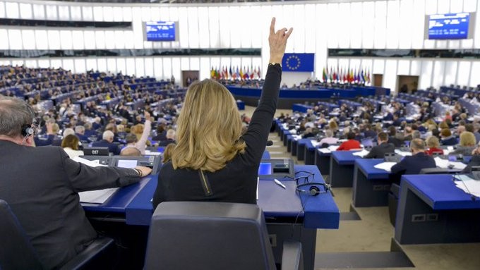 Ευρωβαρόμετρο: Σημαντικότερο ρόλο για την Ευρωβουλή ζητά το 79% των Ελλήνων