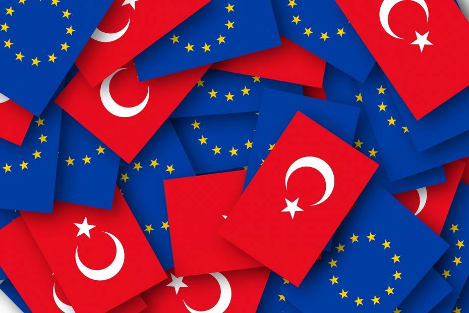 Ανησυχία της Ε.Ε. για τη «διαφύλαξη του δημοκρατικού συστήματος» της Τουρκίας