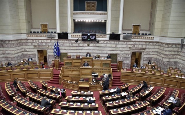 Με τις ψήφους ΝΔ και Ελληνικής Λύσης ψηφίστηκαν στη Βουλή οι αλλαγές για τα ΑΕΙ