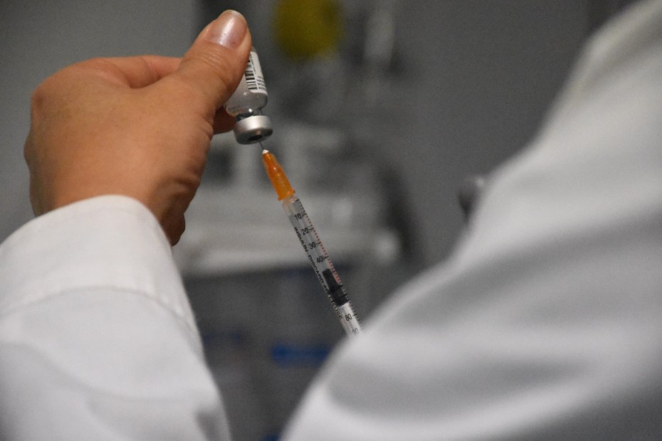 EMA: Έγκριση δύο νέων εγκαταστάσεων για παραγωγή εμβολίων κατά του Covid