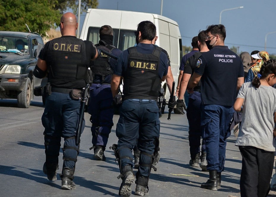 Καρά Τεπέ: «Επίθεση» μεταναστών σε αστυνομικούς με αφορμή ελέγχους στη δομή