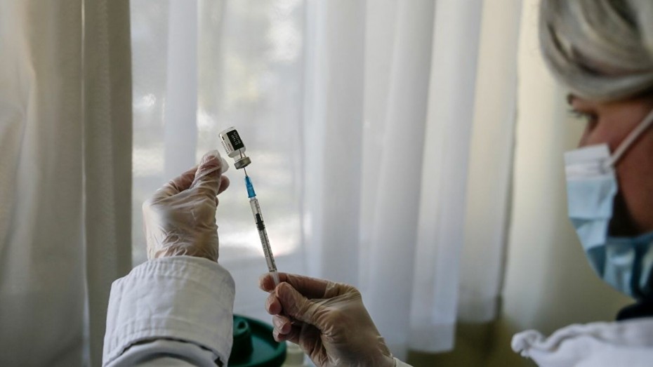Εμβολιασμοί: Πότε ανοίγει η πλατφόρμα για ευπαθείς ομάδες Β' και τους 50-59 