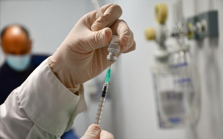 Εμβολιασμοί: «Ανοιχτά» τα ραντεβού για τους 65-69 ετών