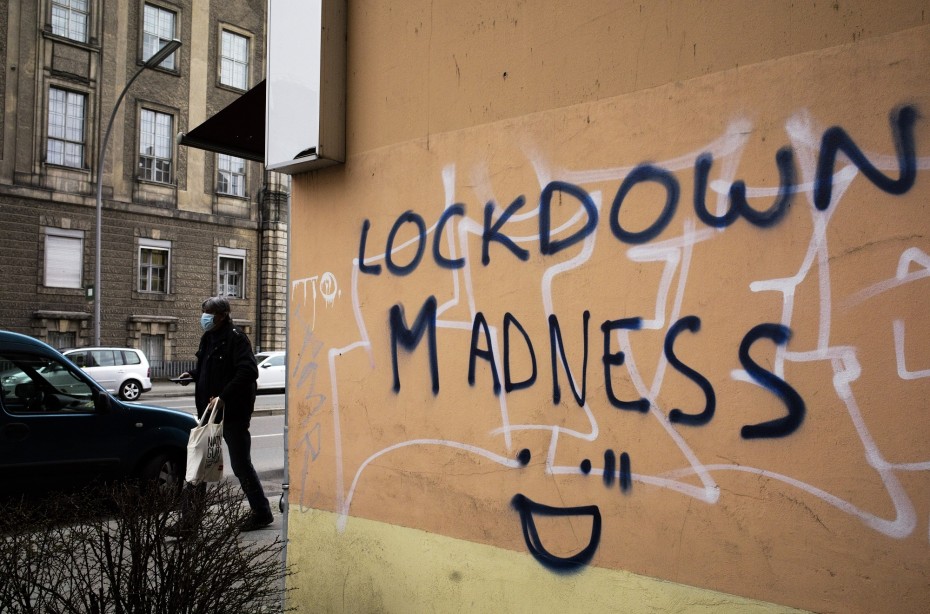 Άρση lockdown: Τι «επιστρέφει» στη ζωή μας από Δευτέρα 