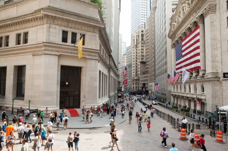 Στάση αναμονής δείχνουν τα futures της Wall Street πριν την ανακοίνωση της Fed για τη νομισματική πολιτική