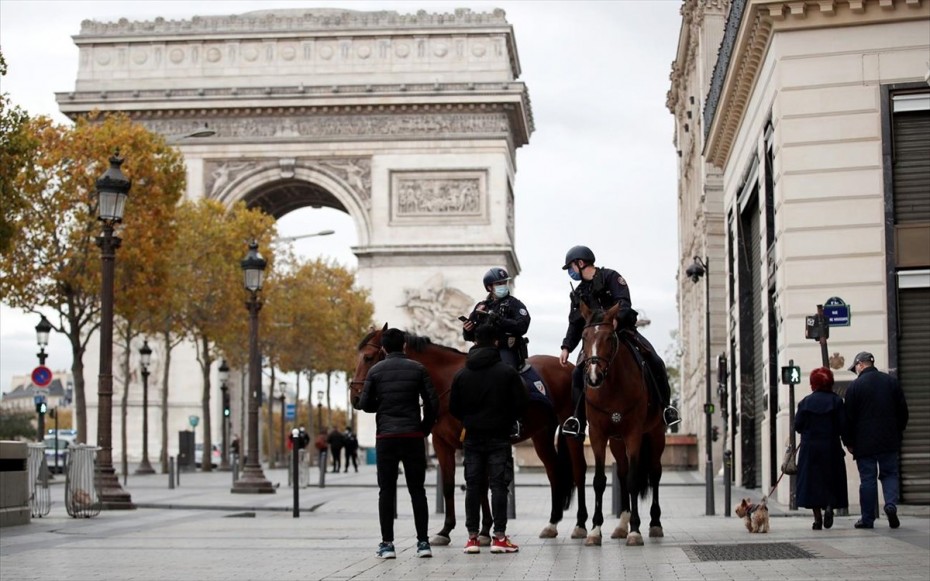 Τέλος στην απαγόρευση κυκλοφορίας και στη χρήση μάσκας στη Γαλλία