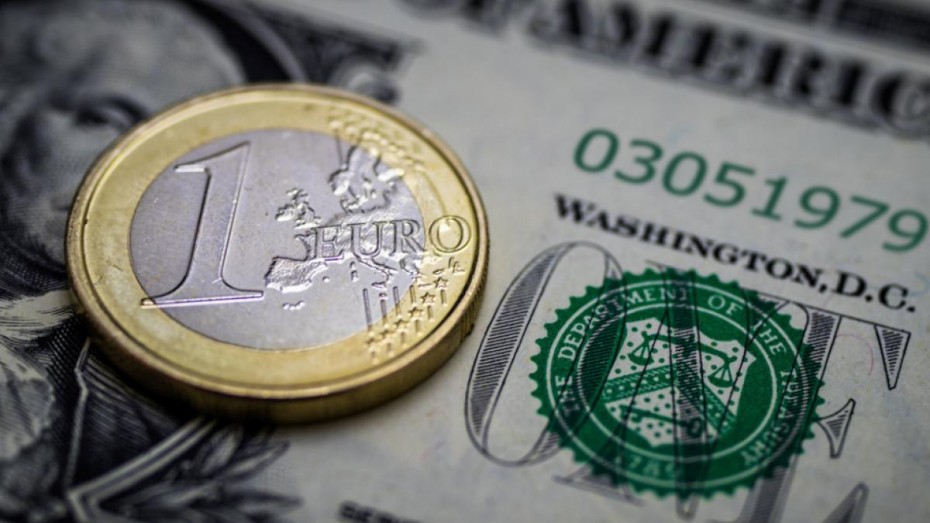 Το ευρώ υποχωρεί κατά 0,20%, στα 1,1852 δολάρια
