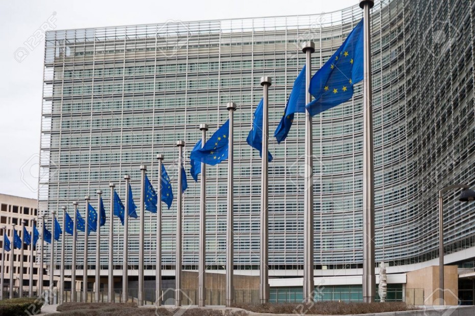 Προχρηματοδότηση 4 δισ. ευρώ προς την Ελλάδα εκταμίευσε η Ευρωπαϊκή Επιτροπή