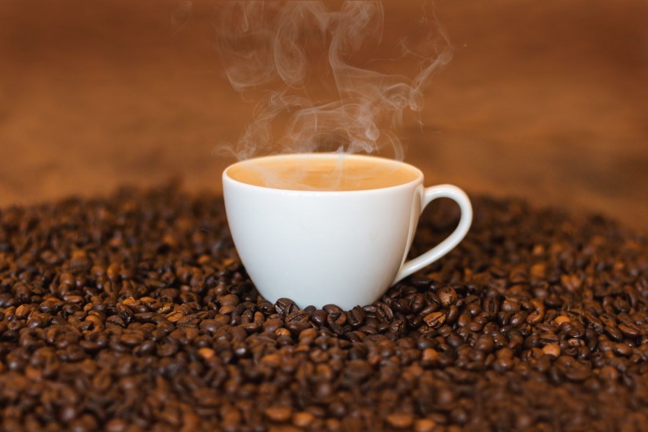 Τρεις καφέδες την ημέρα μειώνουν τον κίνδυνο εγκεφαλικού και καρδιαγγειακής νόσου