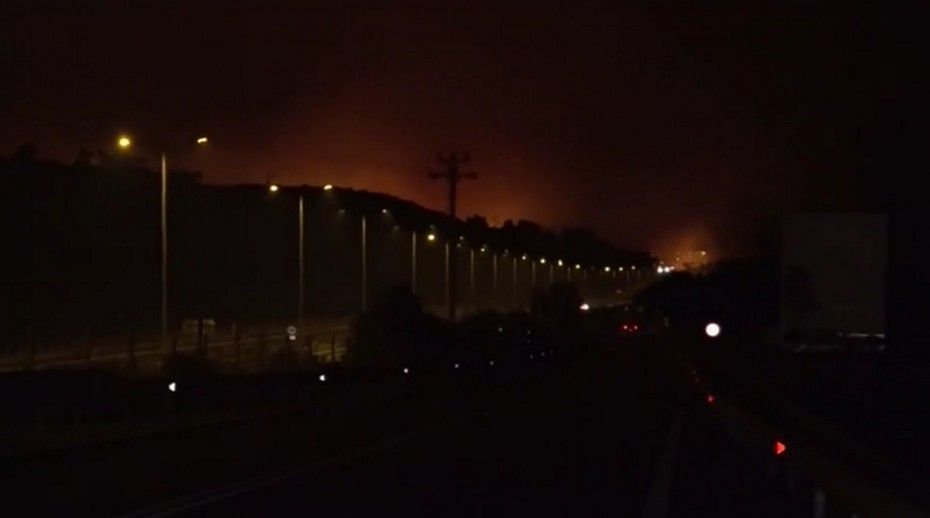 Η φωτιά πέρασε την Εθνική - Εκκενώνονται Άγιος Στέφανος, Καπανδρίτι και Πολυδένδρι