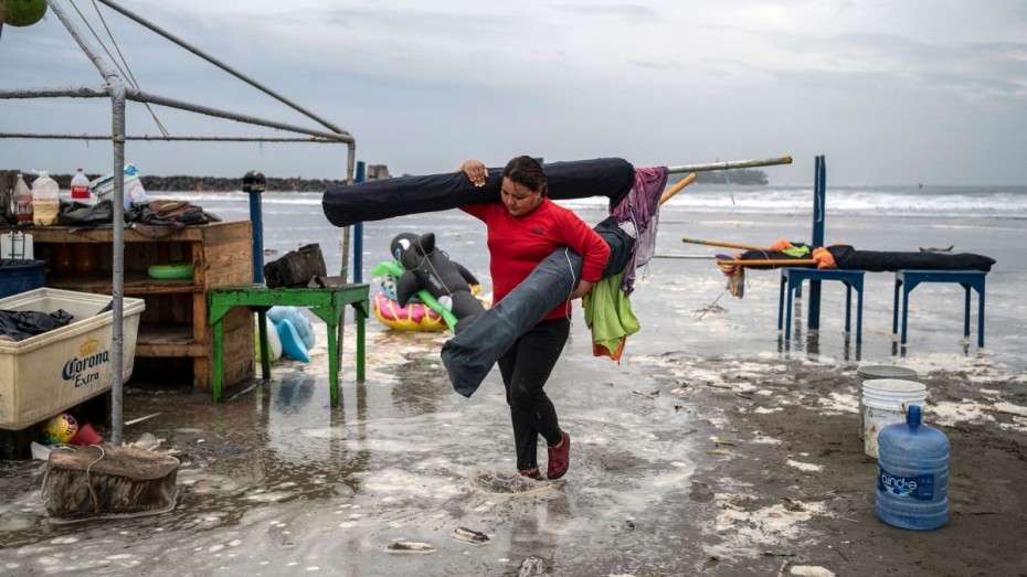 Μεξικό: Στις ανατολικές ακτές ο ισχυρός κυκλώνας Γκρέις  [Βίνετο]