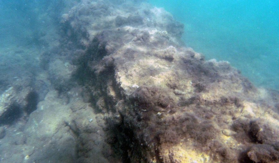 Επίδαυρος: Σύλληψη 6 ατόμων που ανέσυραν αρχαία αντικείμενα από τη θάλασσα