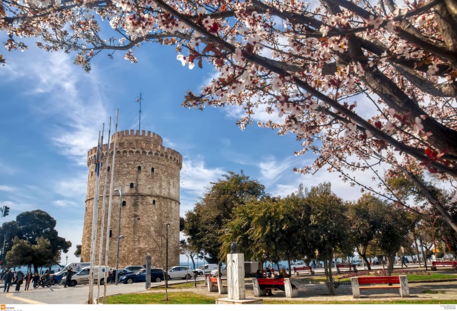 Προ των πυλών περιοριστικά μέτρα στη Θεσσαλονίκη - Τρεις προϋποθέσεις για είσοδο σε δημόσιες υπηρεσίες