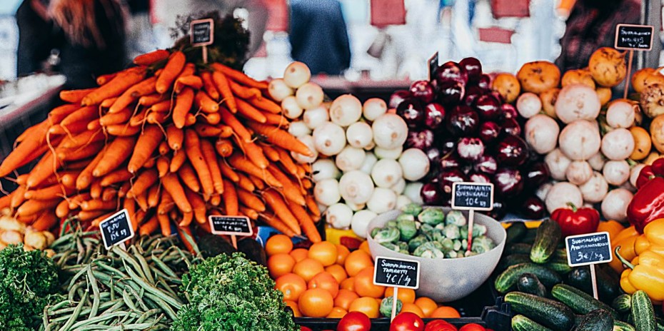 Ανατιμήσεις στα τρόφιμα και αγοραστική συμπεριφορά: Έως τον Μάρτιο το «κύμα»