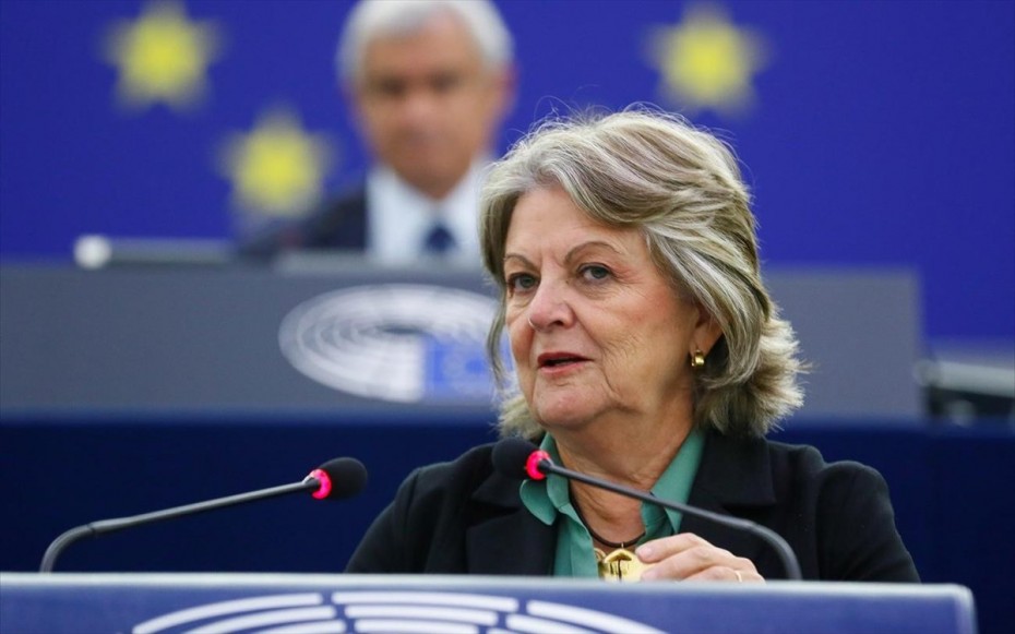 Επίτροπος συνοχής ΕΕ: «Έχουμε ένα νέο σχέδιο Μάρσαλ»