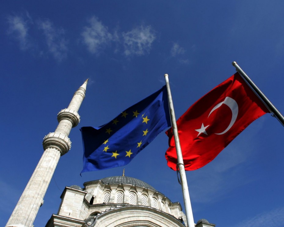 Μήνυμα ΕΕ σε Τουρκία για πλήρη εφαρμογή της συμφωνίας στο μεταναστευτικό