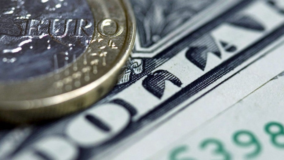 Ενίσχυση του ευρώ 0,47%, στα 1,1346 δολάρια