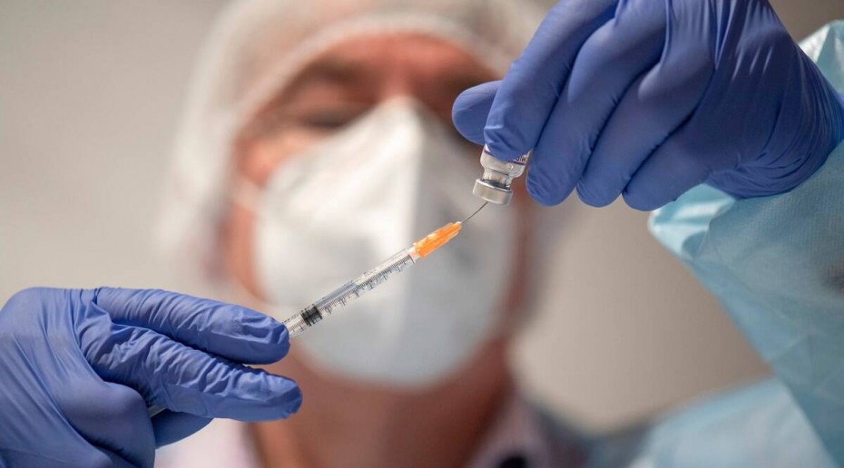 Νέο εμβόλιο ειδικά για την «Όμικρον» ετοιμάζει η BioNTech