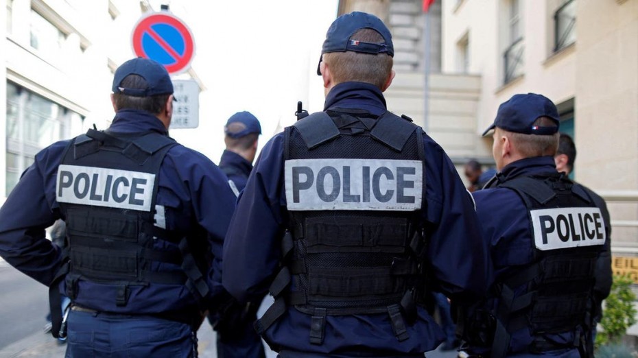 Τραυματισμός αστυνομικού σε επίθεση με μαχαίρι στις Κάννες - «Εξουδετερώθηκε» ο δράστης