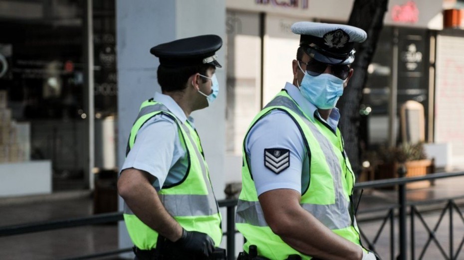 Πάτρα: Παρέμβαση Θεοδωρικάκου για αστυνομικό που δεν φορούσε μάσκα 