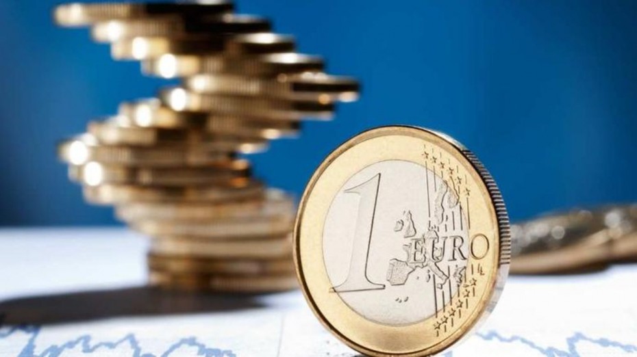 Υποχώρηση του ευρώ στα 1,1325 δολάρια