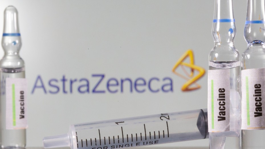 Αποτελεσματικές έναντι της «Όμικρον» οι 3 δόσεις AstraZeneca