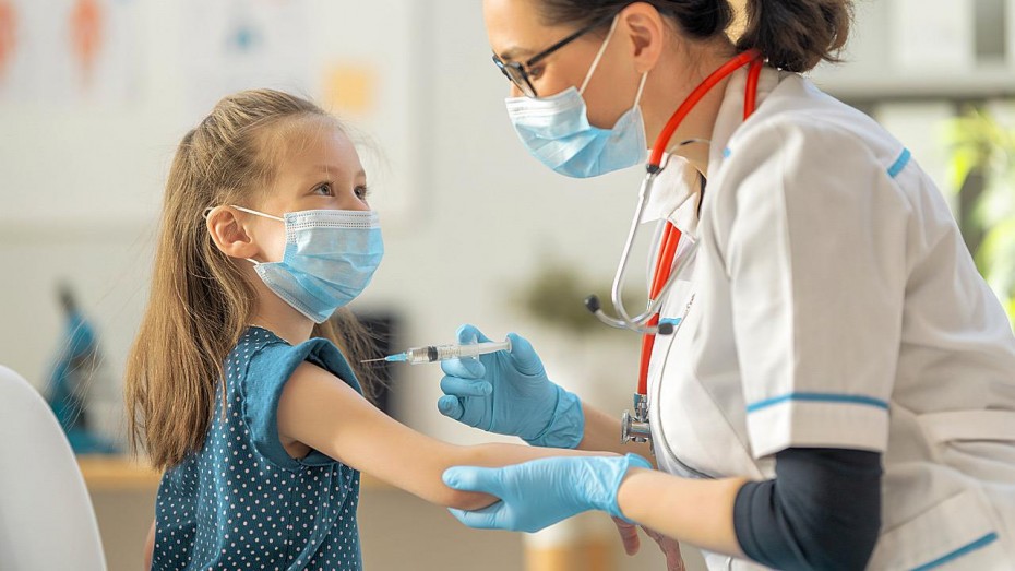 Ξεκινούν σήμερα οι εμβολιασμοί παιδιών ηλικίας 5-11 ετών